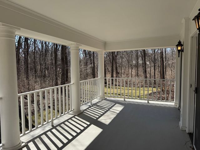 83 Oak Creek Drive, Yorkville, IL 60560