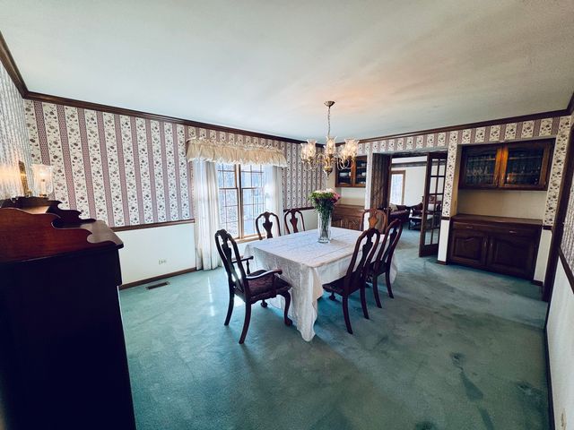 83 Oak Creek Drive, Yorkville, IL 60560