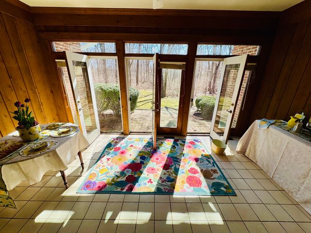 83 Oak Creek Drive, Yorkville, IL 60560