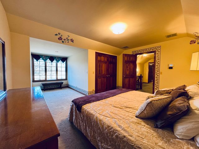 83 Oak Creek Drive, Yorkville, IL 60560