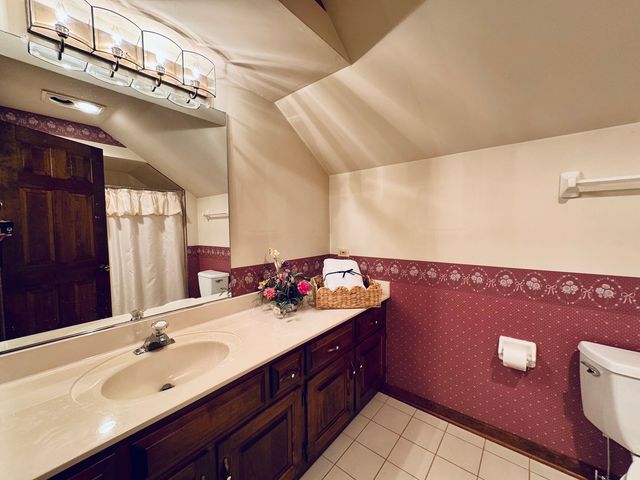 83 Oak Creek Drive, Yorkville, IL 60560