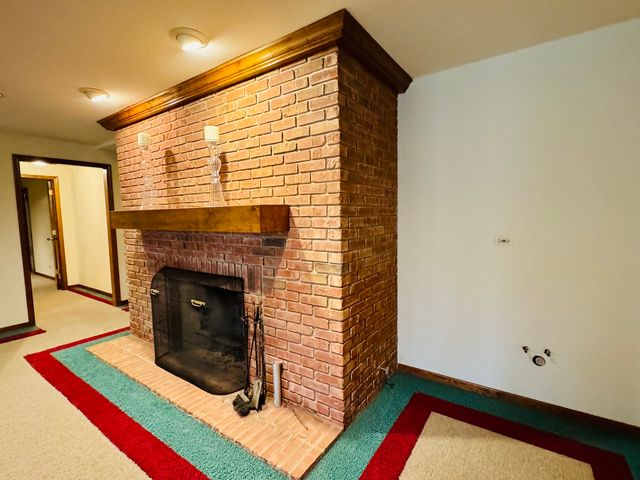 83 Oak Creek Drive, Yorkville, IL 60560