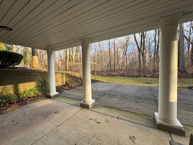 83 Oak Creek Drive, Yorkville, IL 60560