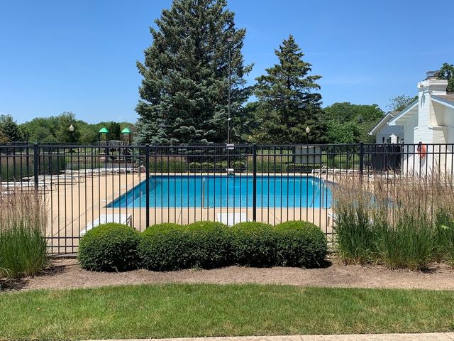 83 Oak Creek Drive, Yorkville, IL 60560