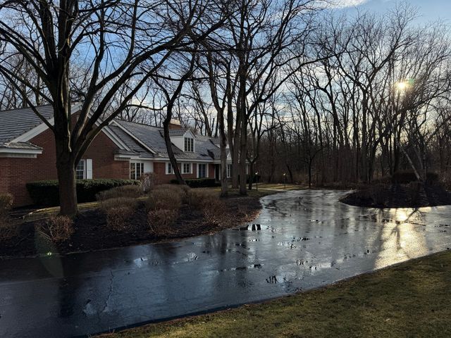 83 Oak Creek Drive, Yorkville, IL 60560