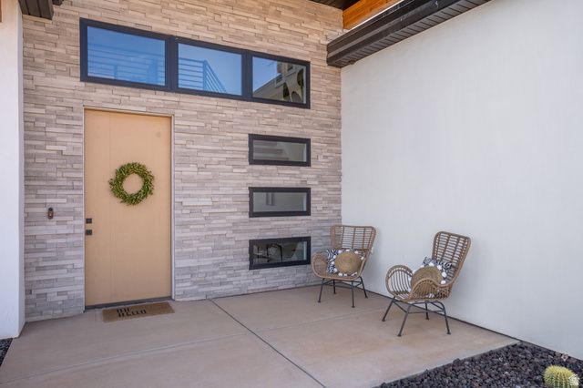 1034 E RUSTED CREEK CIR, Washington, UT 84780