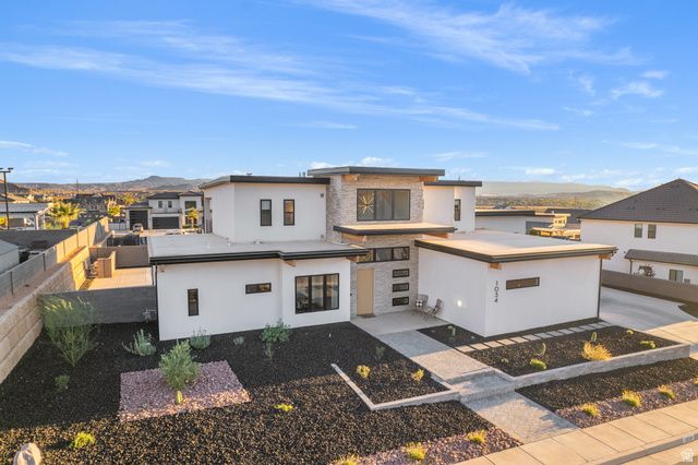1034 E RUSTED CREEK CIR, Washington, UT 84780