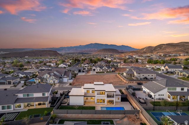 1034 E RUSTED CREEK CIR, Washington, UT 84780