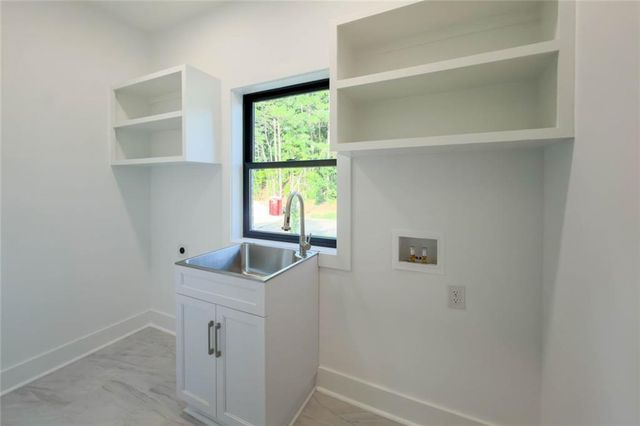 2865 Echelon Court, Snellville, GA 30039