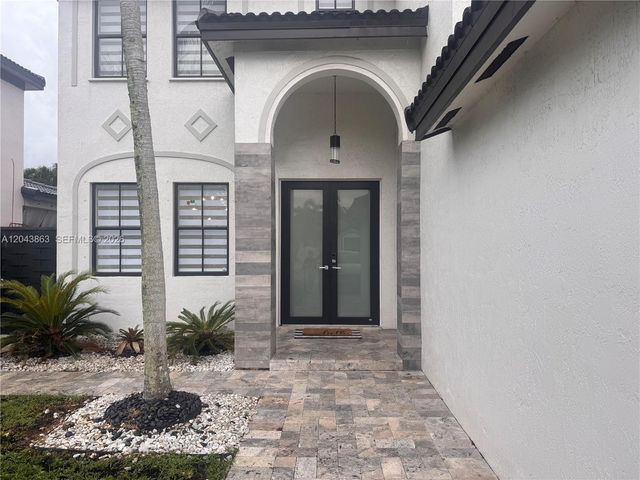 15376 SW 13th Terrace, Miami, FL 33194