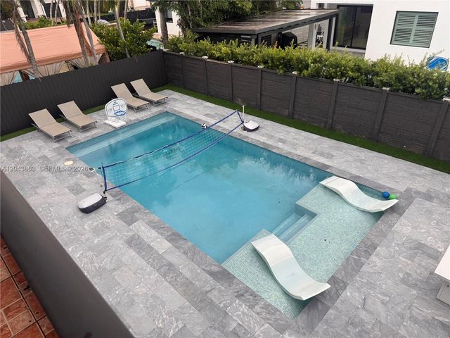 15376 SW 13th Terrace, Miami, FL 33194
