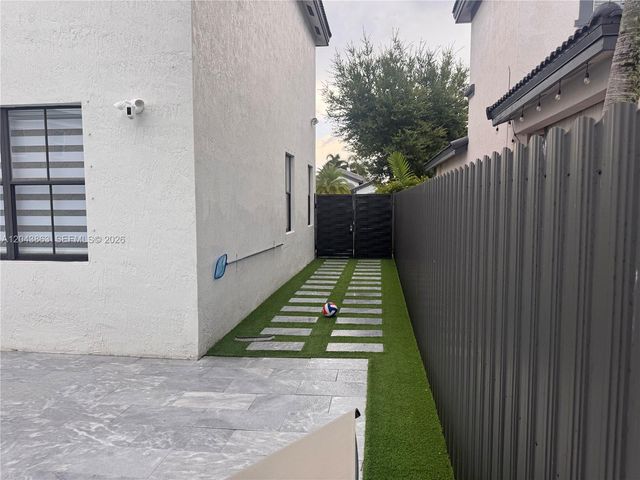 15376 SW 13th Terrace, Miami, FL 33194