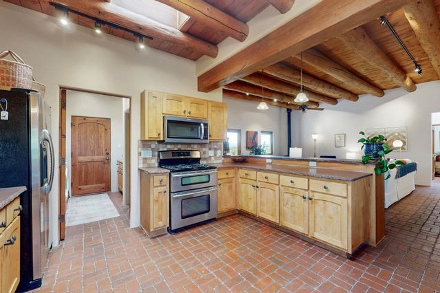 33 Black Canyon Road, Santa Fe, NM 87508