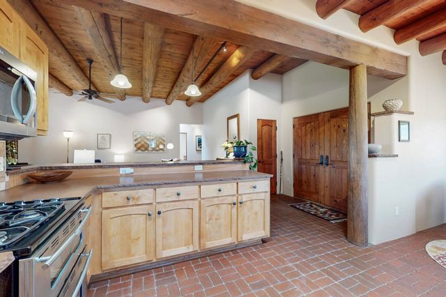 33 Black Canyon Road, Santa Fe, NM 87508