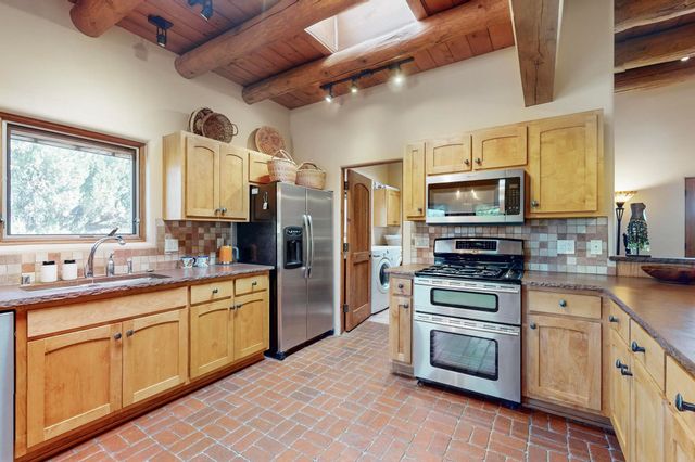 33 Black Canyon Road, Santa Fe, NM 87508