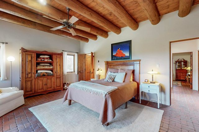 33 Black Canyon Road, Santa Fe, NM 87508