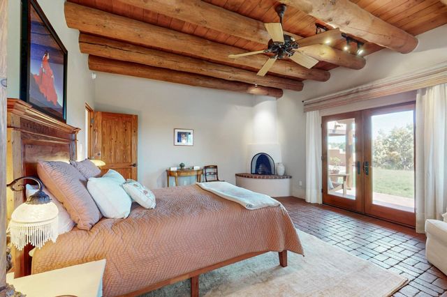 33 Black Canyon Road, Santa Fe, NM 87508