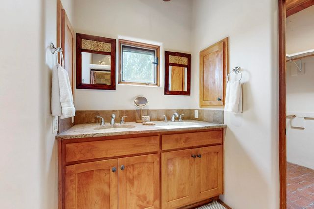 33 Black Canyon Road, Santa Fe, NM 87508