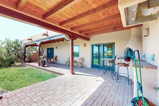 33 Black Canyon Road, Santa Fe, NM 87508