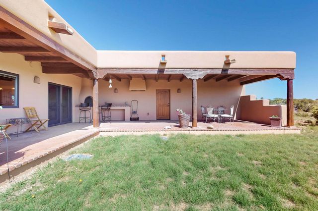 33 Black Canyon Road, Santa Fe, NM 87508