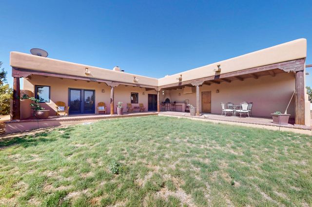 33 Black Canyon Road, Santa Fe, NM 87508