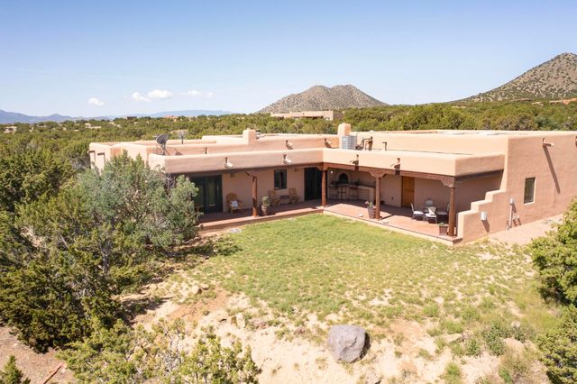 33 Black Canyon Road, Santa Fe, NM 87508