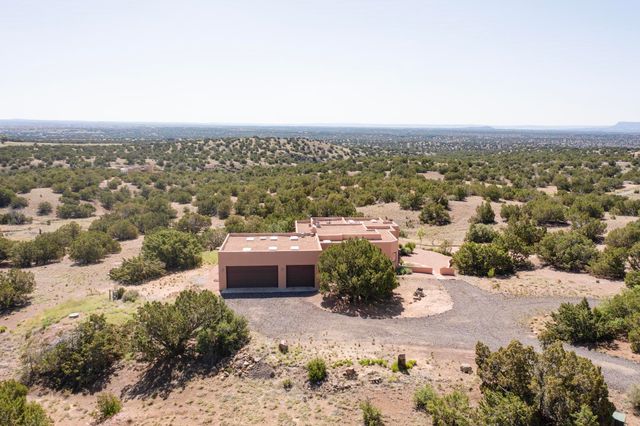 33 Black Canyon Road, Santa Fe, NM 87508