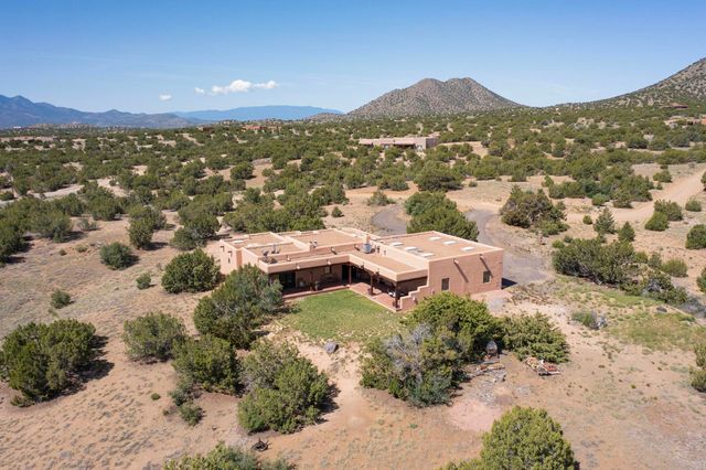 33 Black Canyon Road, Santa Fe, NM 87508