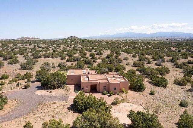 33 Black Canyon Road, Santa Fe, NM 87508