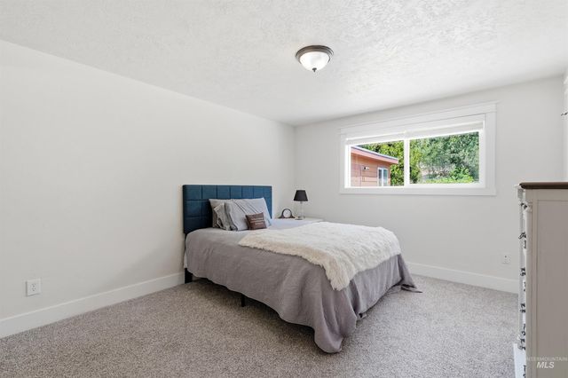 23650 Freezeout Rd, Caldwell, ID 83607