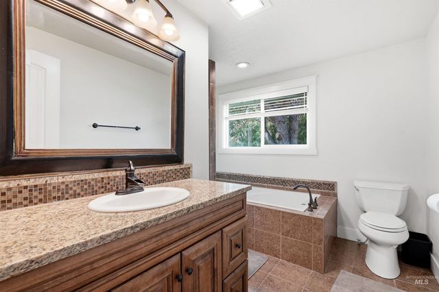 23650 Freezeout Rd, Caldwell, ID 83607