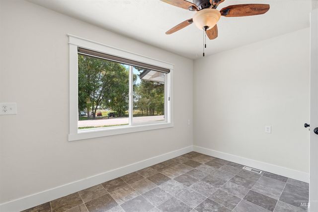 23650 Freezeout Rd, Caldwell, ID 83607