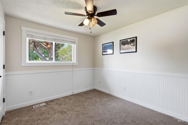 23650 Freezeout Rd, Caldwell, ID 83607