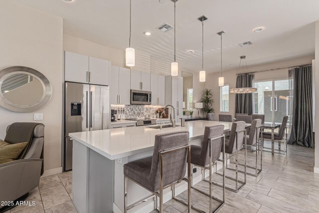 1717 E MORTEN Avenue 12, Phoenix, AZ 85020