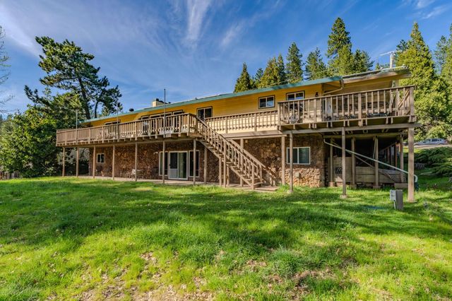 26262 Fairway Dr, Pioneer, CA 95666