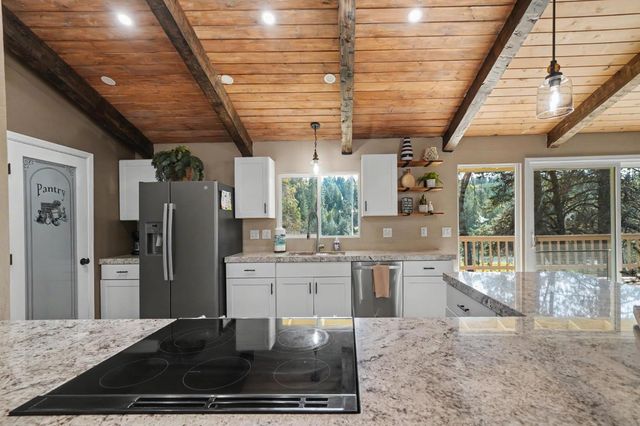 26262 Fairway Dr, Pioneer, CA 95666