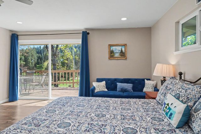 26262 Fairway Dr, Pioneer, CA 95666