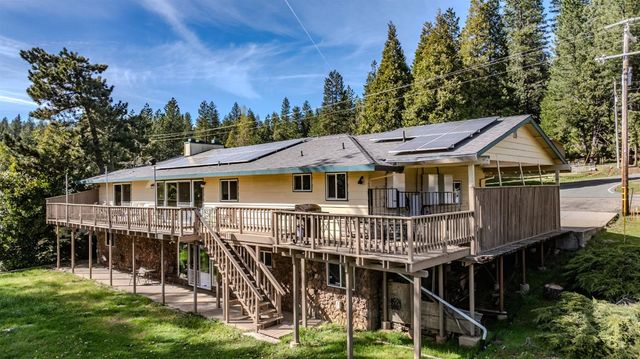 26262 Fairway Dr, Pioneer, CA 95666