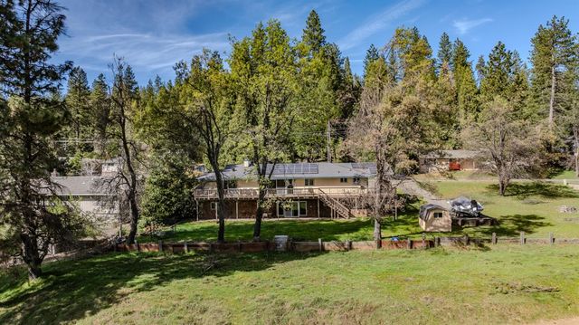 26262 Fairway Dr, Pioneer, CA 95666