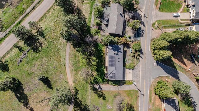 26262 Fairway Dr, Pioneer, CA 95666