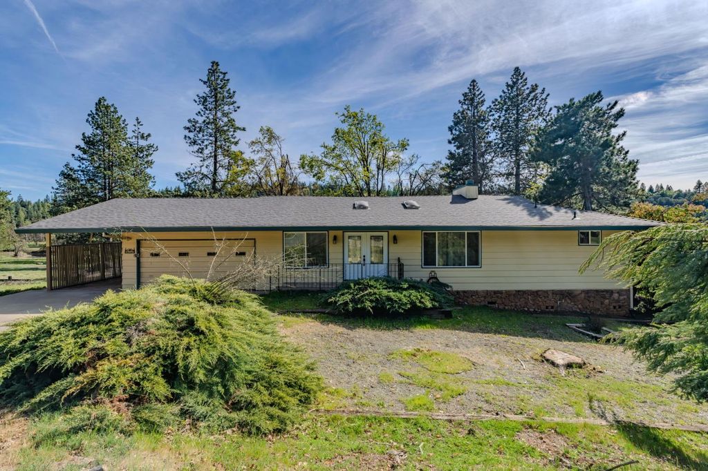 26262 Fairway Dr, Pioneer, CA 95666