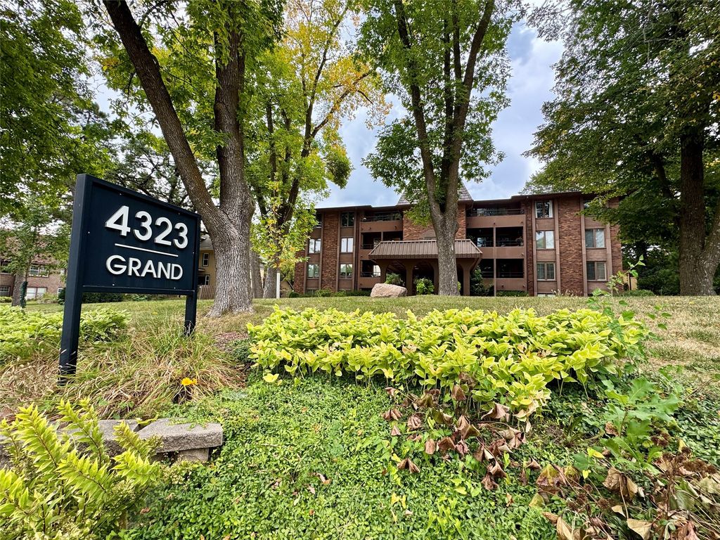 4323 Grand Avenue 216, Des Moines, IA 50312