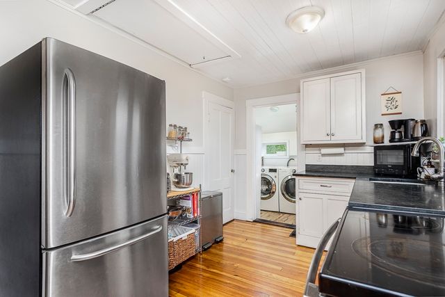 75 Perkins Ave, Hamilton, MA 01982