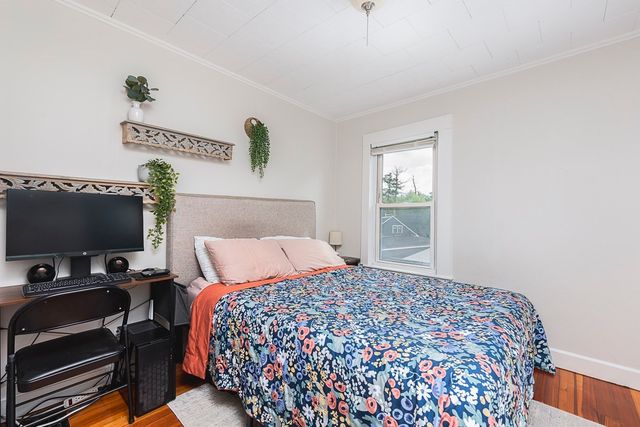75 Perkins Ave, Hamilton, MA 01982