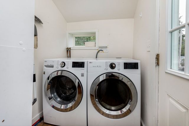 75 Perkins Ave, Hamilton, MA 01982