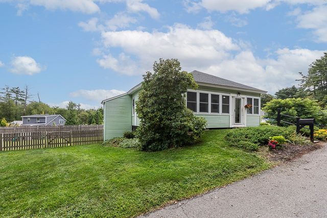 75 Perkins Ave, Hamilton, MA 01982