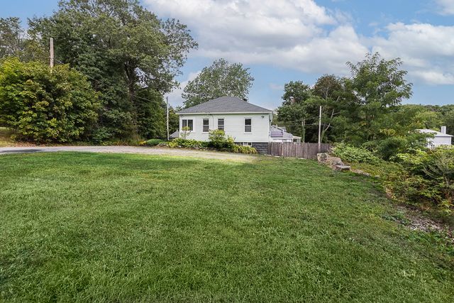 75 Perkins Ave, Hamilton, MA 01982