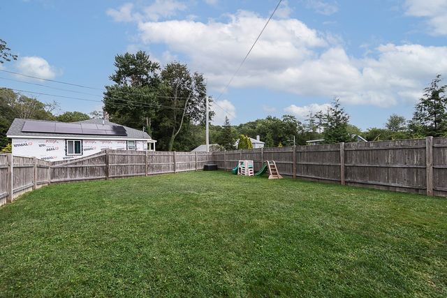 75 Perkins Ave, Hamilton, MA 01982