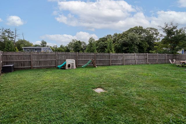 75 Perkins Ave, Hamilton, MA 01982