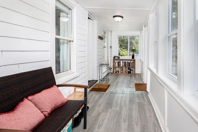 75 Perkins Ave, Hamilton, MA 01982